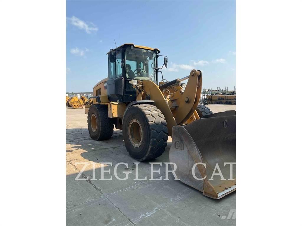 CAT 926M Колесни товарачи