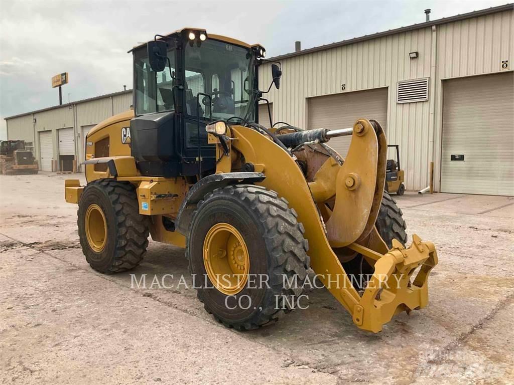 CAT 926M Колесни товарачи