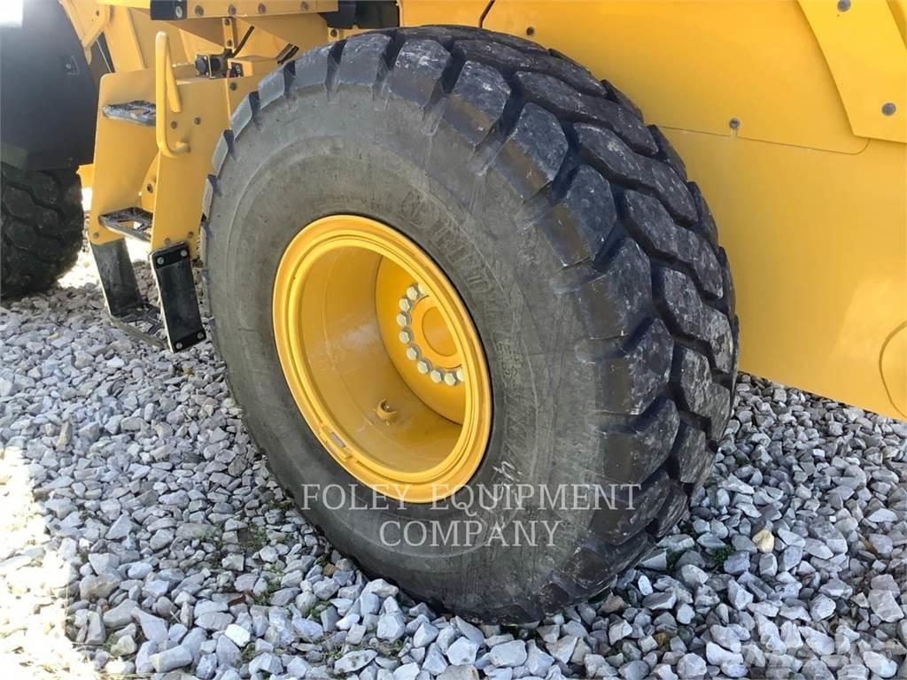 CAT 926M Колесни товарачи