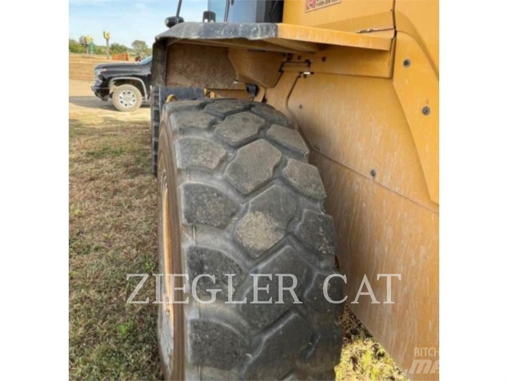CAT 926M Колесни товарачи