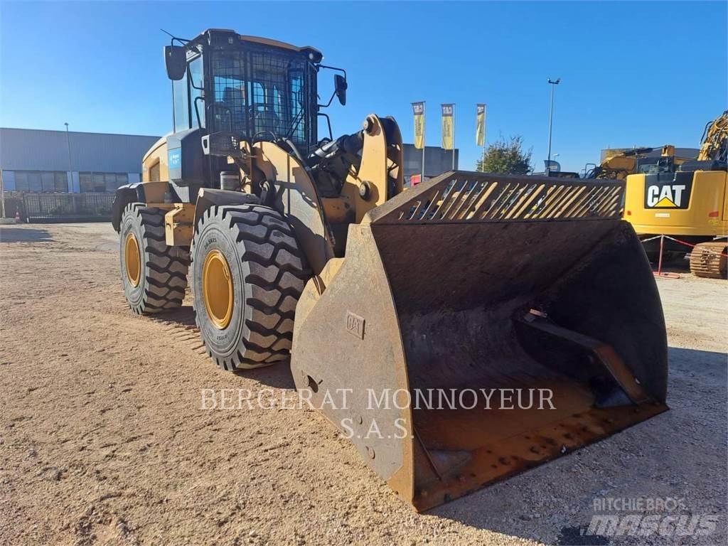CAT 926M Колесни товарачи