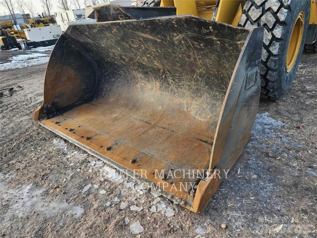 CAT 926M Колесни товарачи