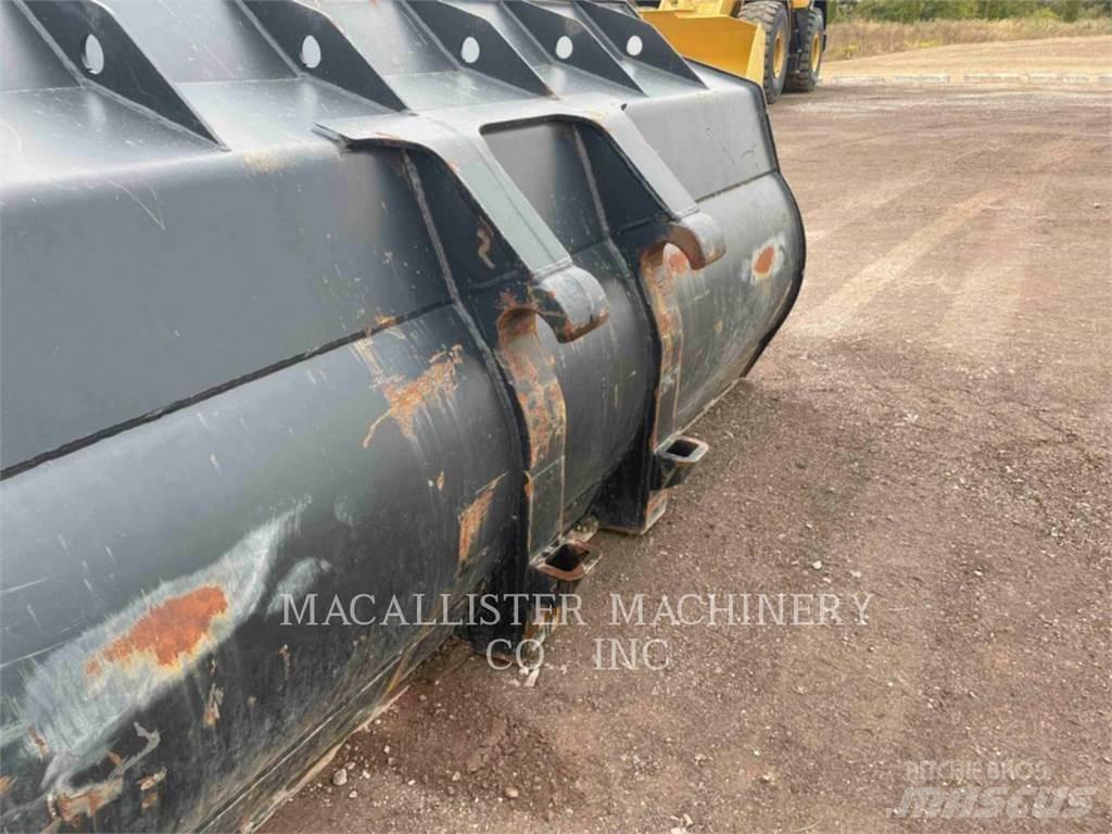 CAT 926M Колесни товарачи
