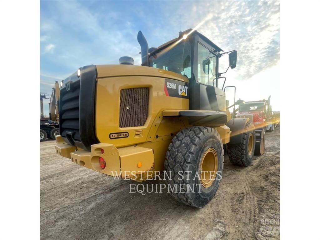 CAT 926M Колесни товарачи
