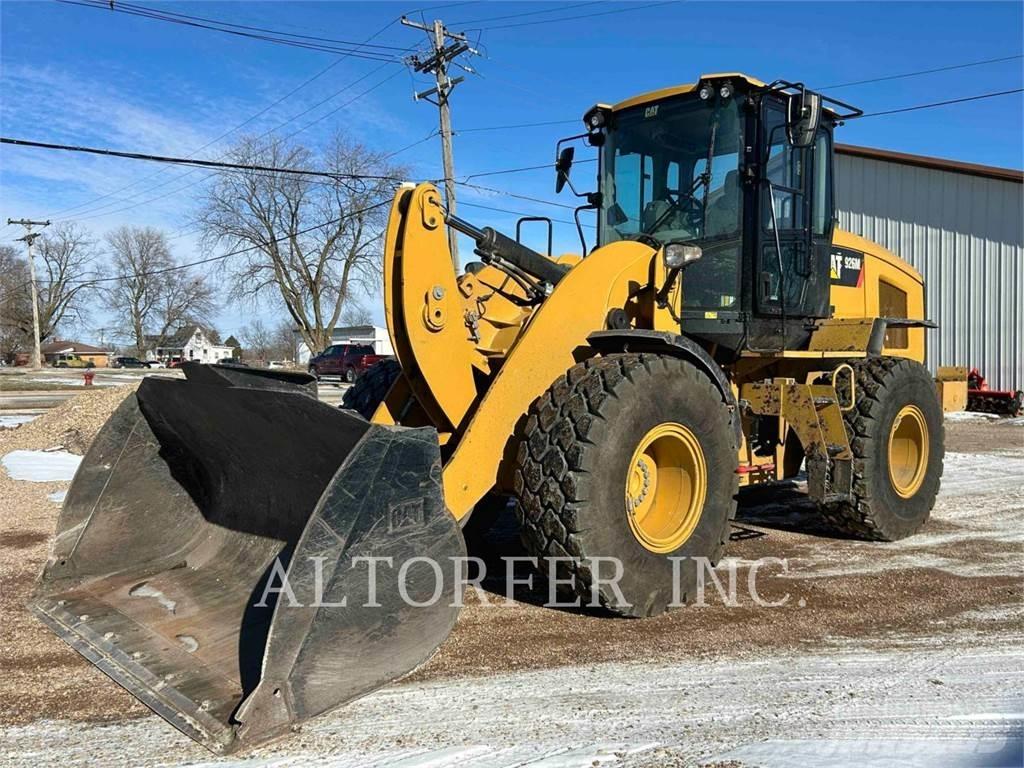 CAT 926M Колесни товарачи