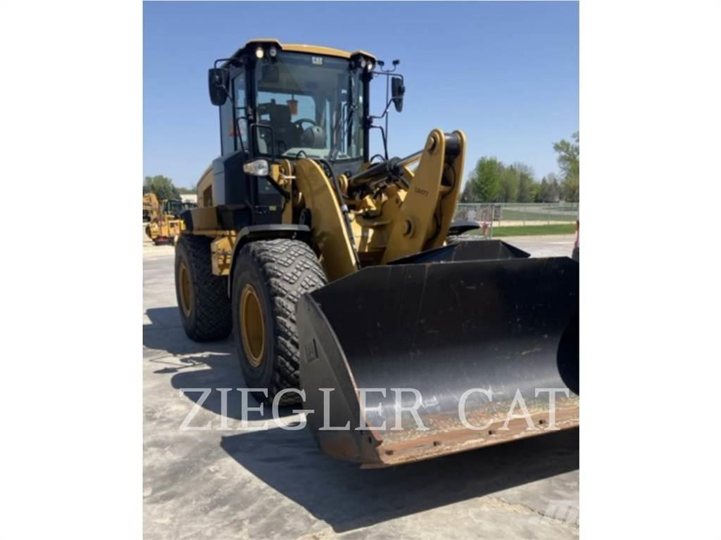 CAT 926M Колесни товарачи