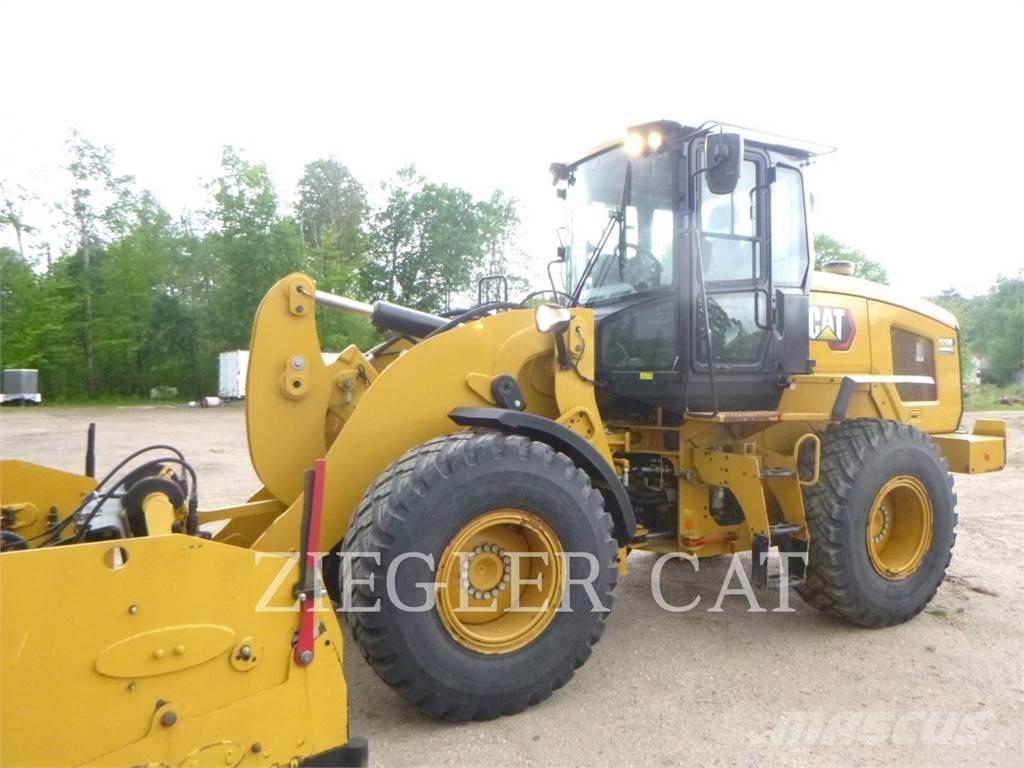 CAT 926M Колесни товарачи