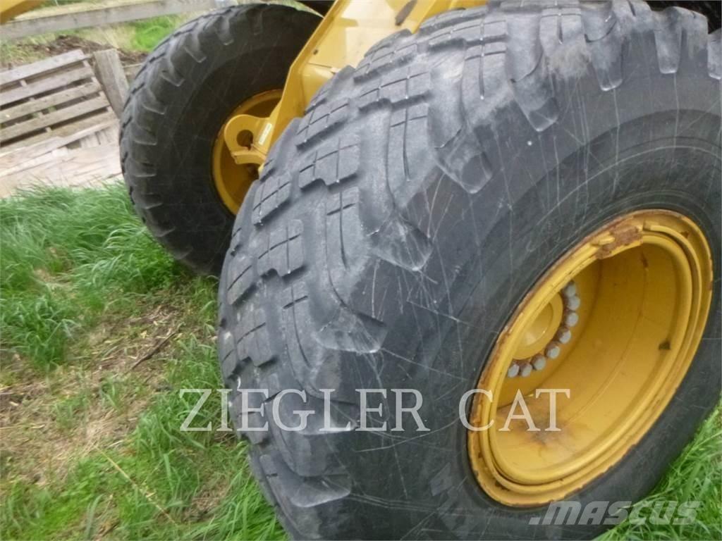 CAT 926M Колесни товарачи