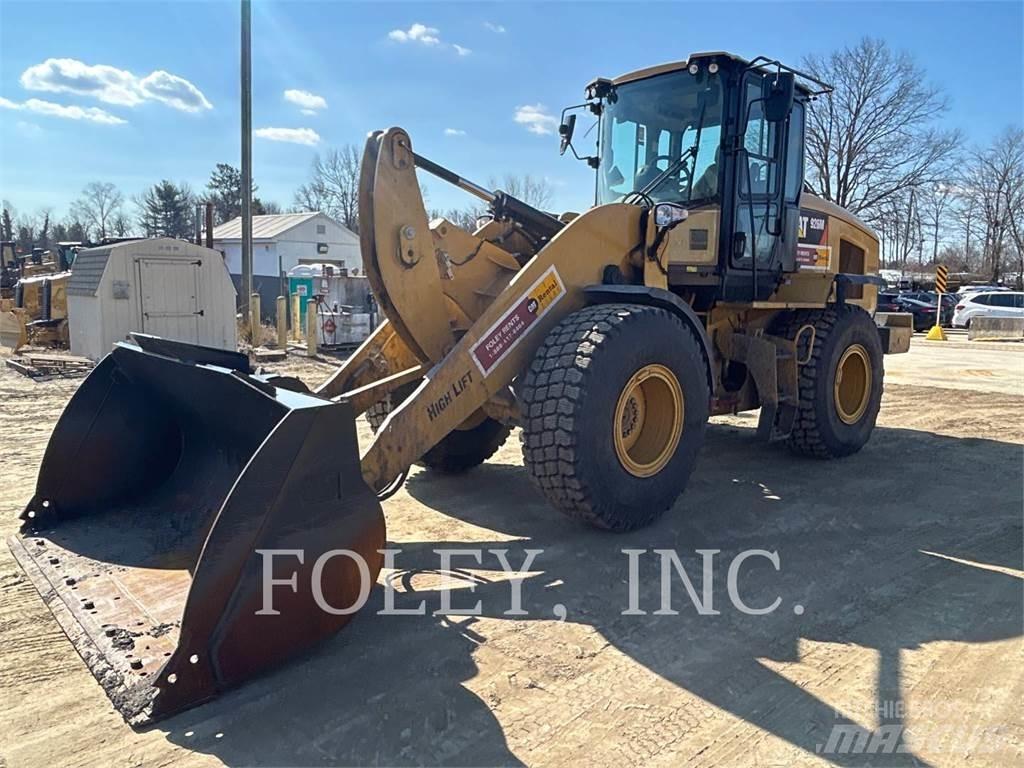 CAT 926M Колесни товарачи
