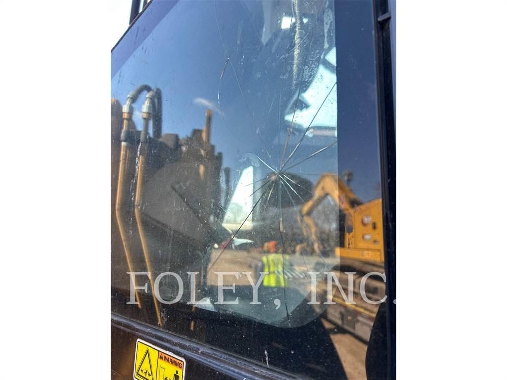 CAT 926M Колесни товарачи