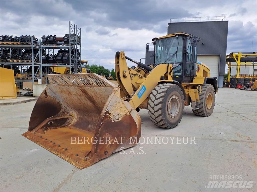 CAT 926M Колесни товарачи