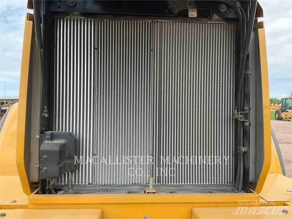 CAT 926M Колесни товарачи