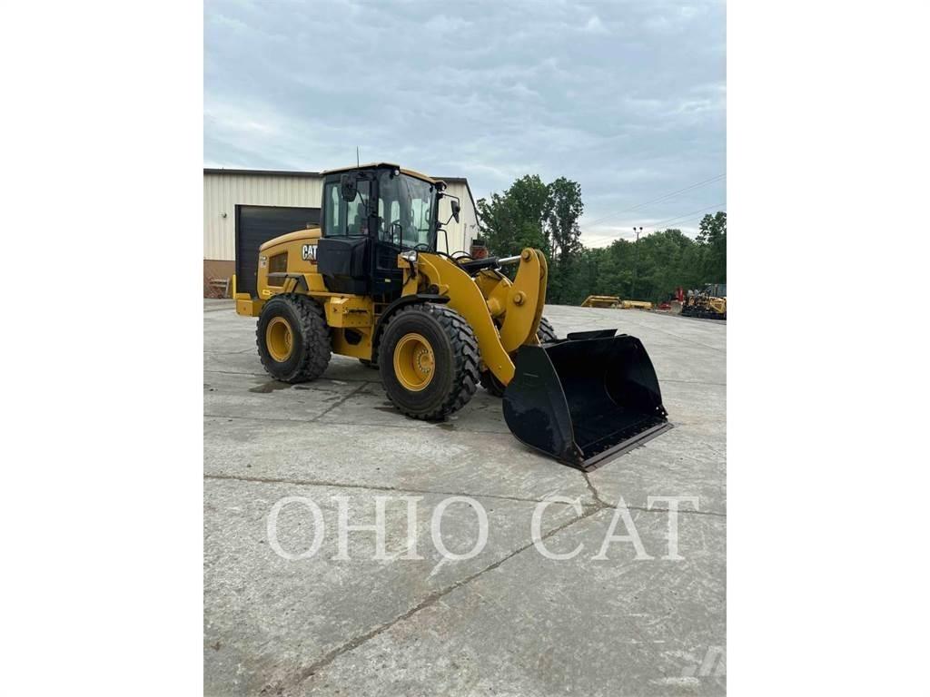 CAT 926M Колесни товарачи