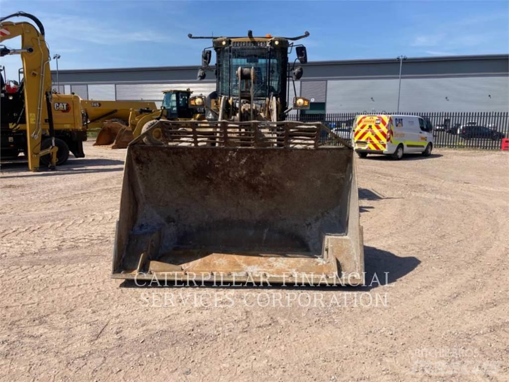 CAT 926M Колесни товарачи