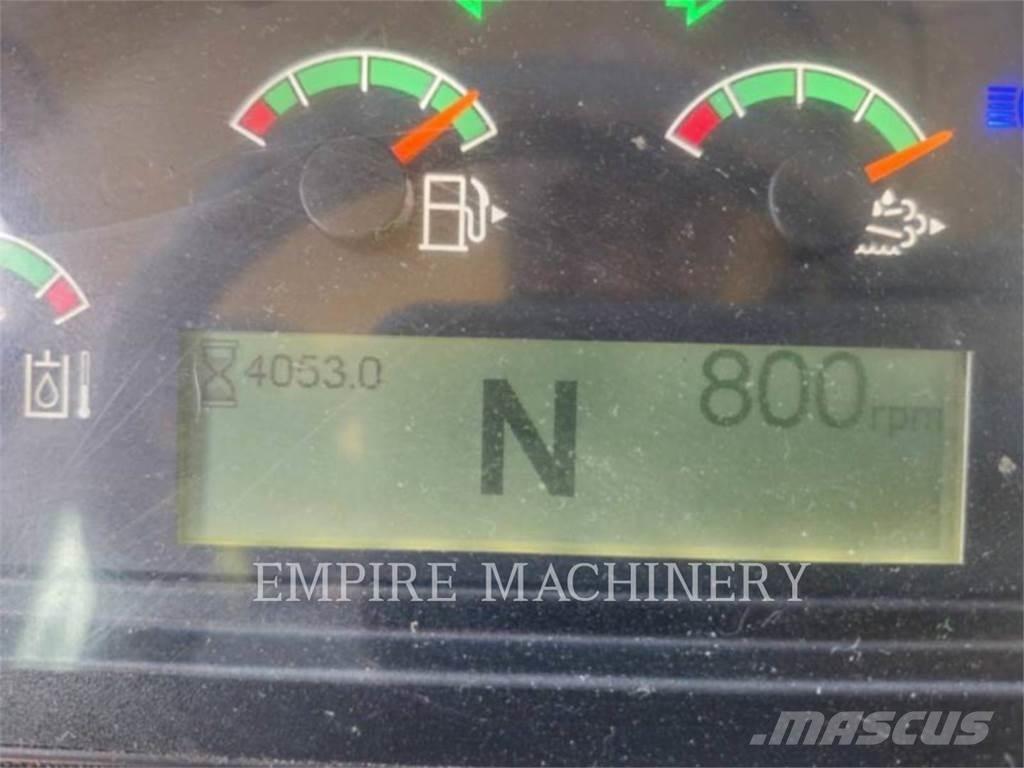 CAT 926M Колесни товарачи