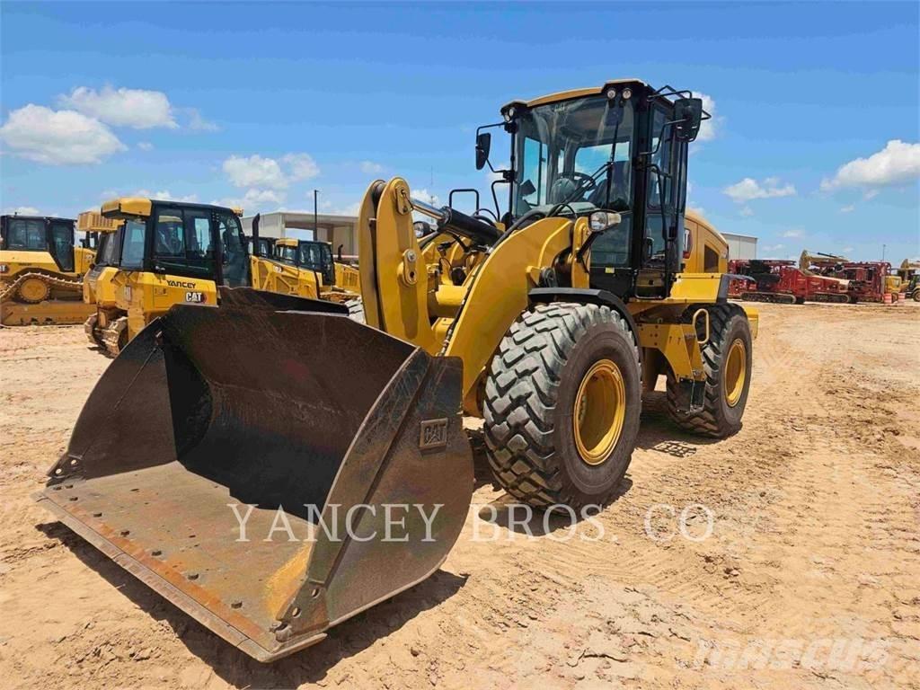 CAT 926M Колесни товарачи