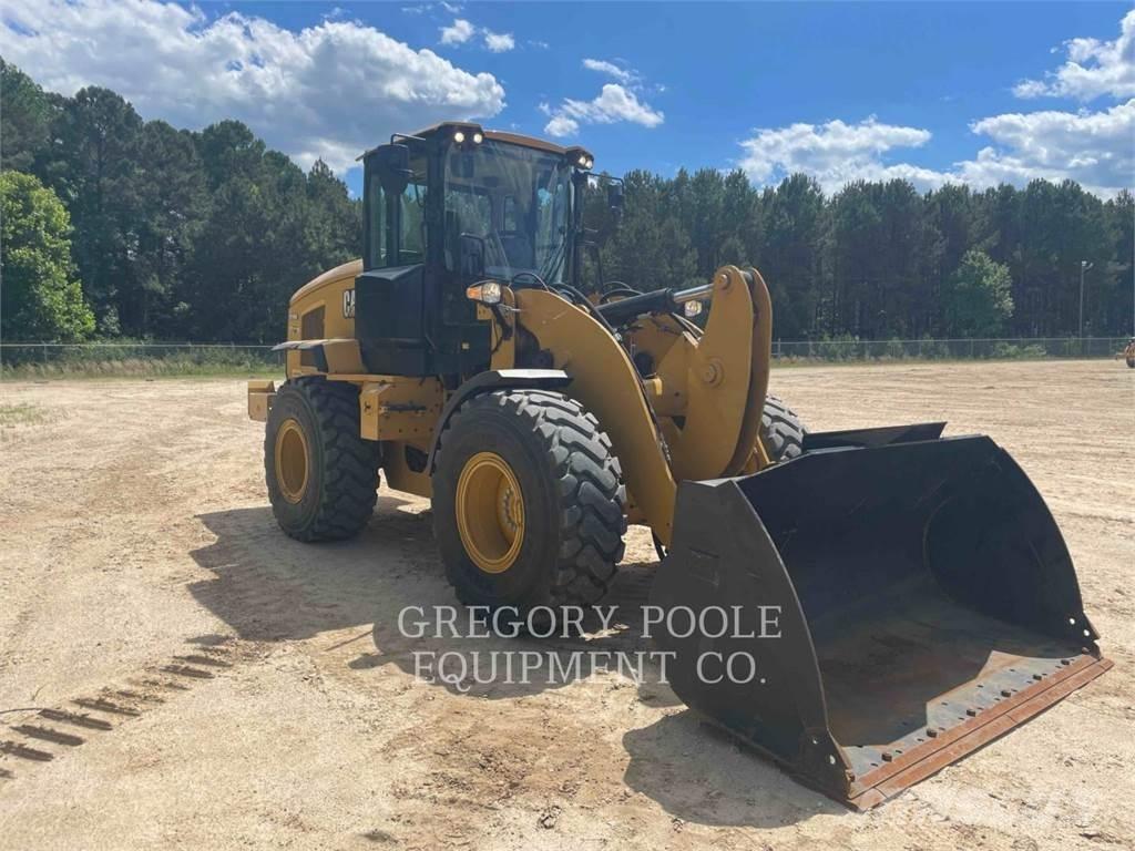 CAT 926M Колесни товарачи