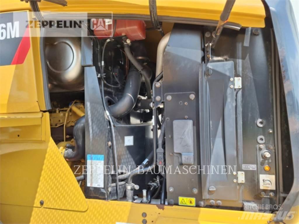 CAT 926M Колесни товарачи