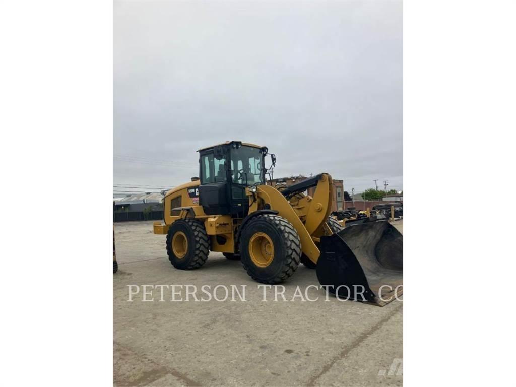 CAT 926M Колесни товарачи
