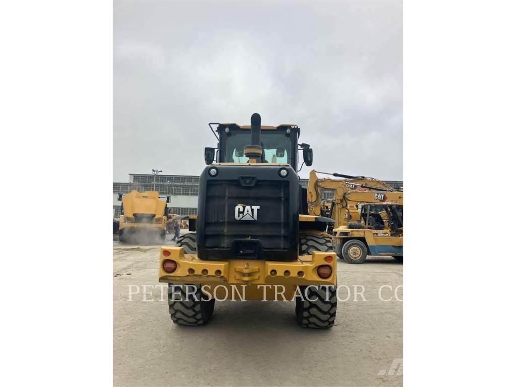CAT 926M Колесни товарачи
