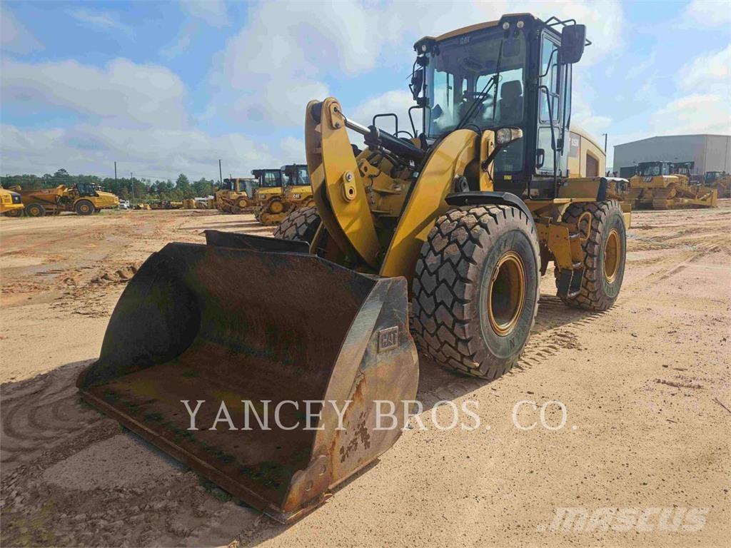 CAT 926M Колесни товарачи