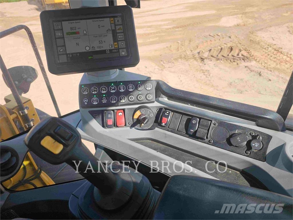 CAT 926M Колесни товарачи