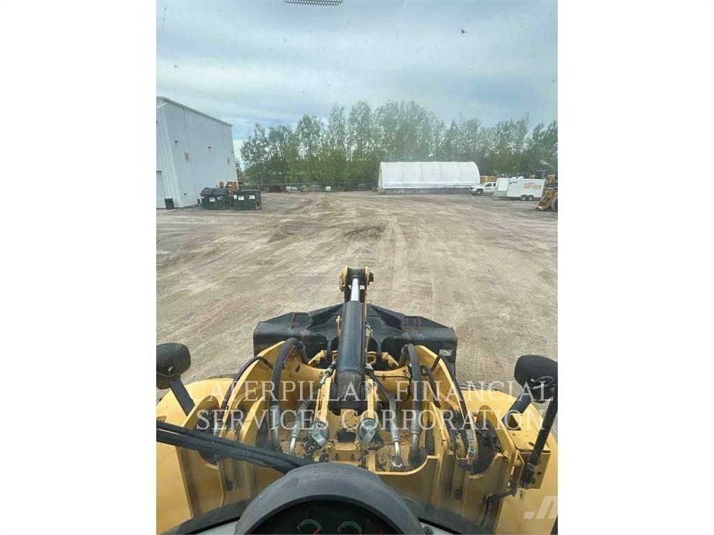 CAT 926M Колесни товарачи