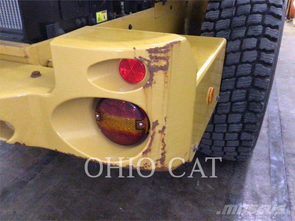 CAT 926M Колесни товарачи