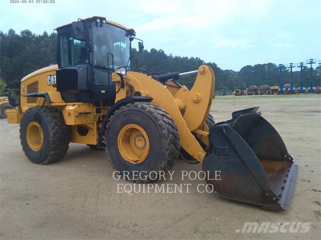 CAT 926M Колесни товарачи