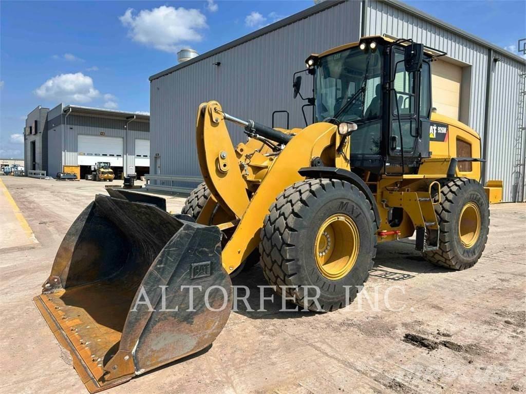 CAT 926M Колесни товарачи