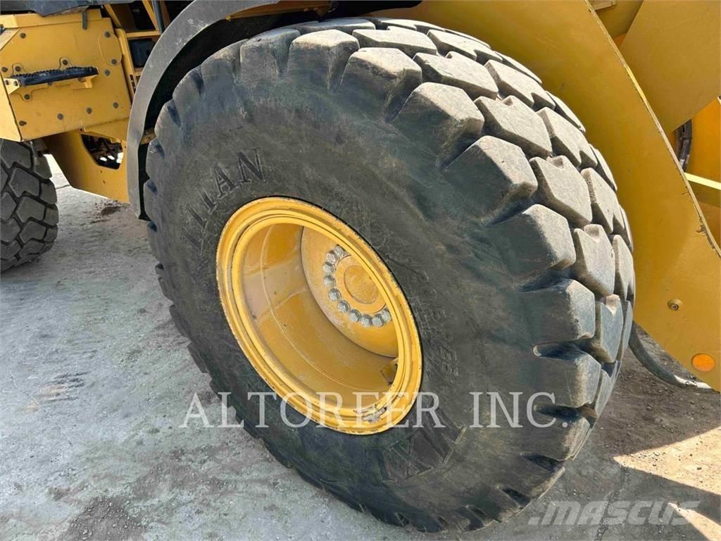 CAT 926M Колесни товарачи