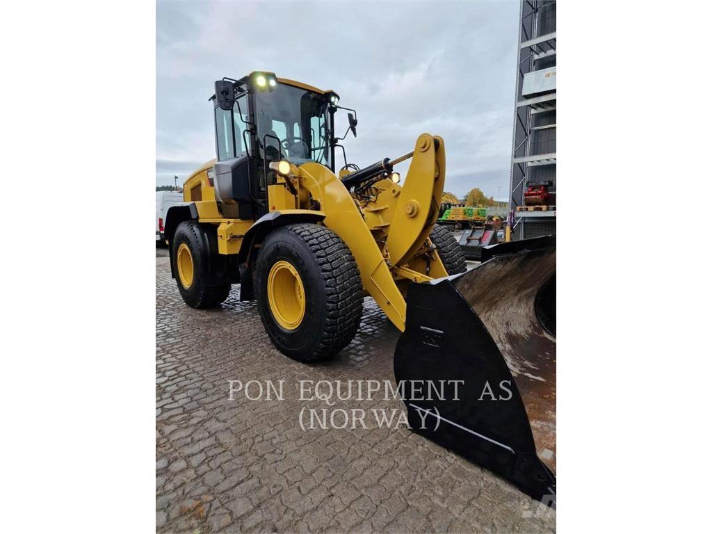 CAT 926M Колесни товарачи