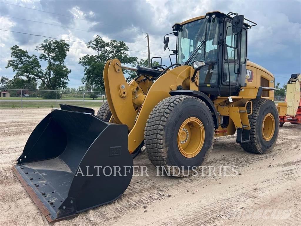CAT 926M Колесни товарачи