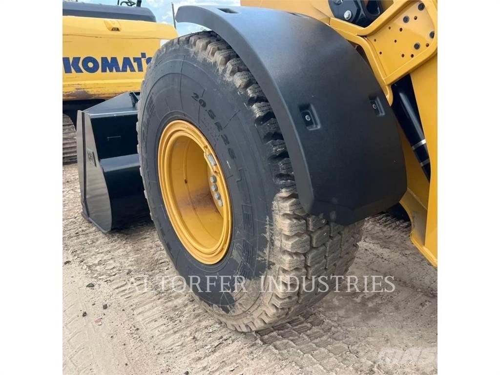 CAT 926M Колесни товарачи