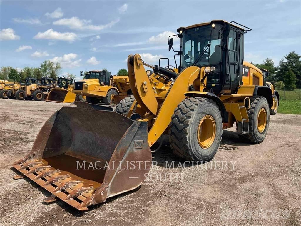 CAT 926M Колесни товарачи
