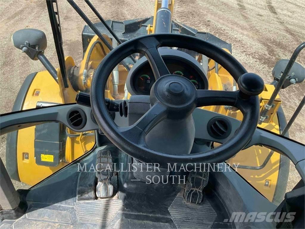CAT 926M Колесни товарачи