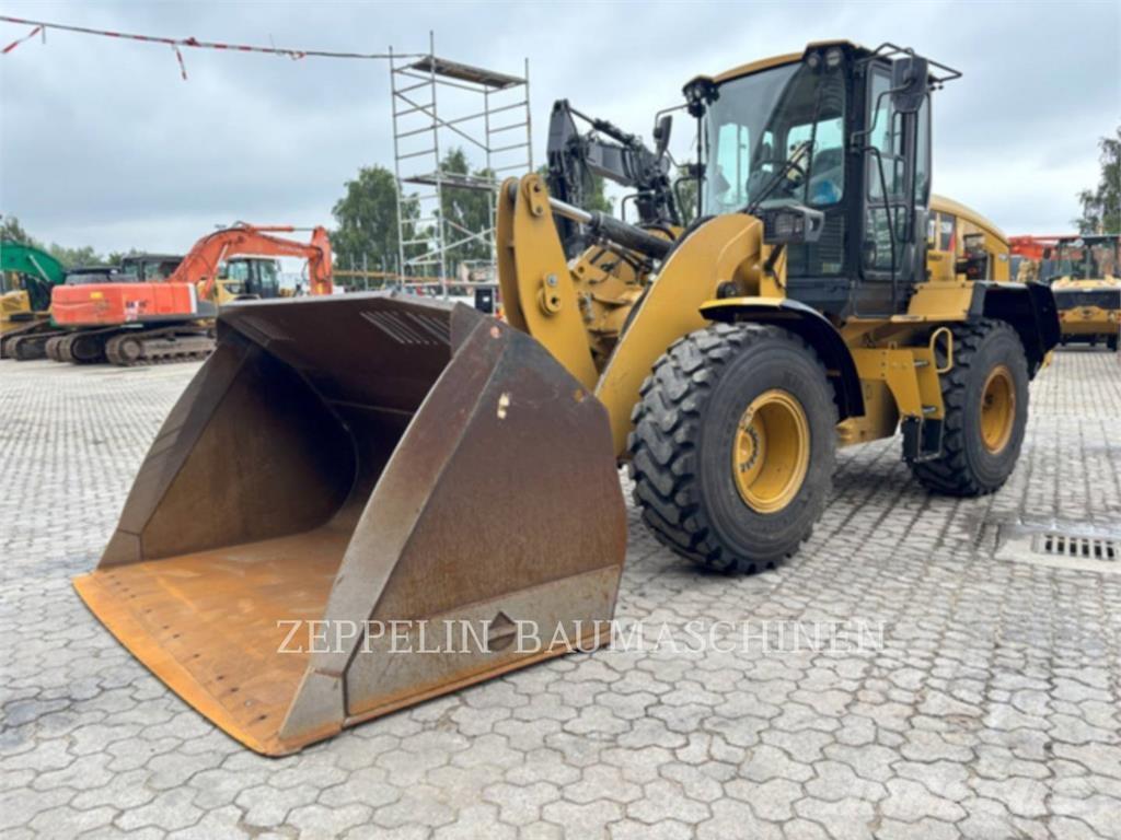 CAT 926M Колесни товарачи