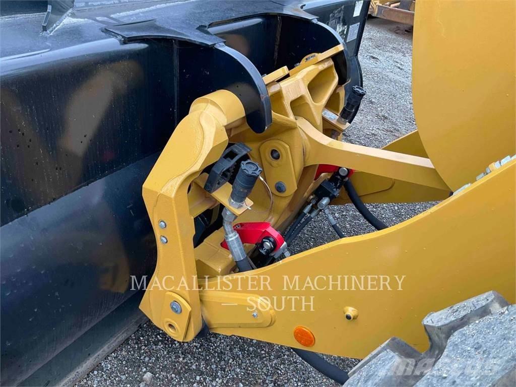 CAT 926M Колесни товарачи