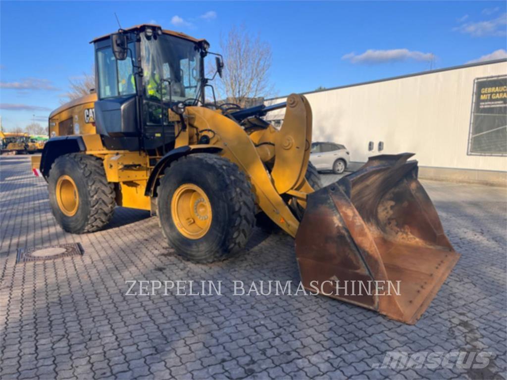 CAT 926M Колесни товарачи