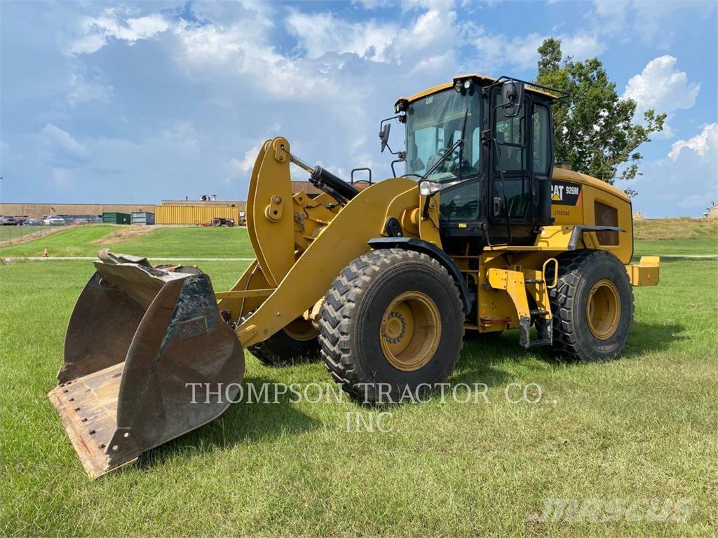 CAT 926M Колесни товарачи
