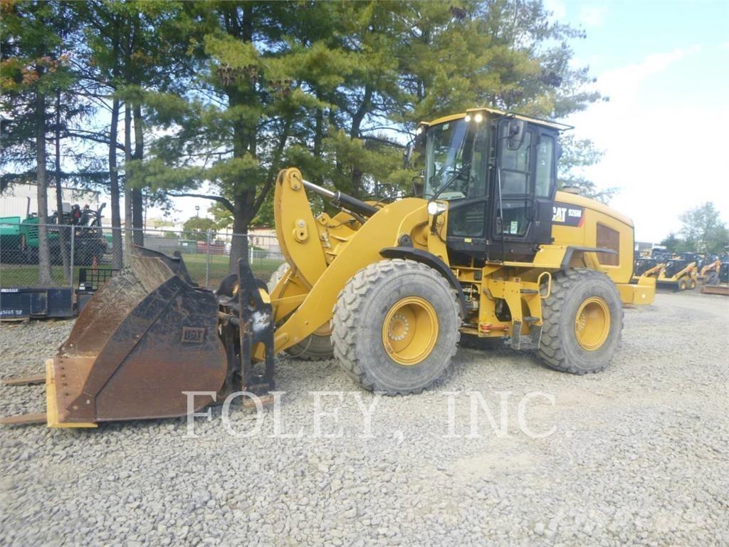 CAT 926M Колесни товарачи
