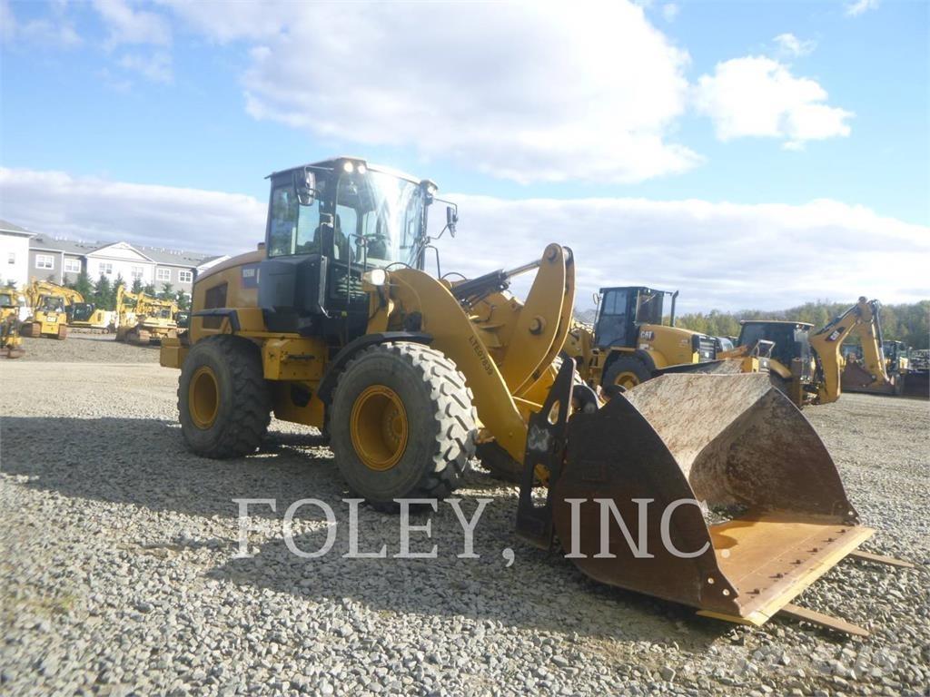 CAT 926M Колесни товарачи