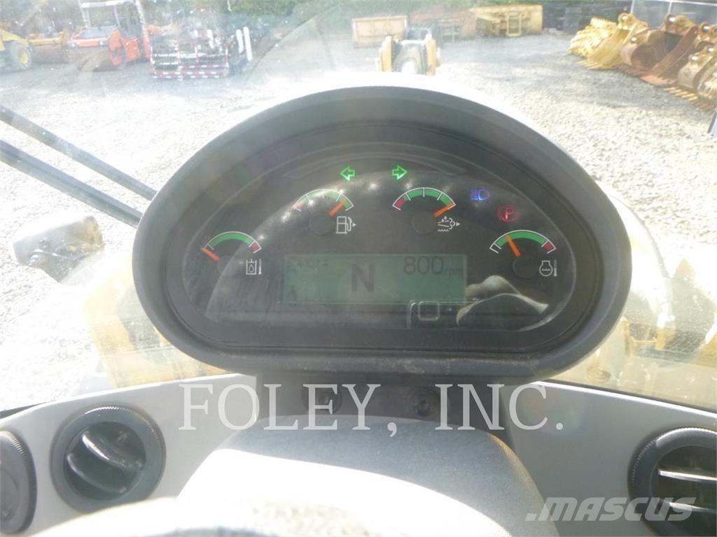 CAT 926M Колесни товарачи