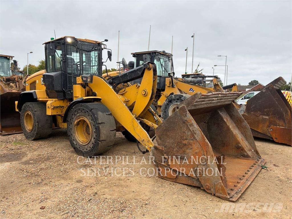 CAT 926M Колесни товарачи