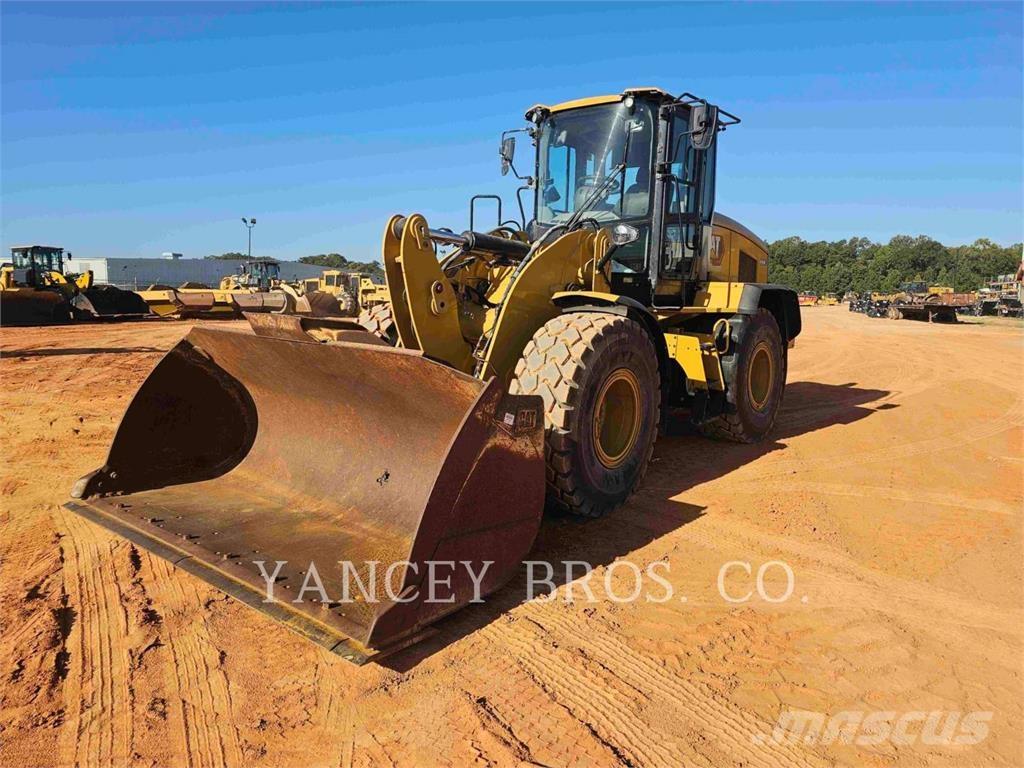 CAT 926M Колесни товарачи