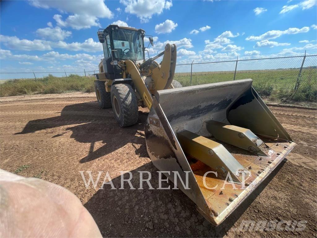 CAT 926M HL Колесни товарачи