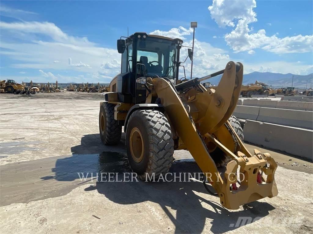 CAT 926M HL QC Колесни товарачи
