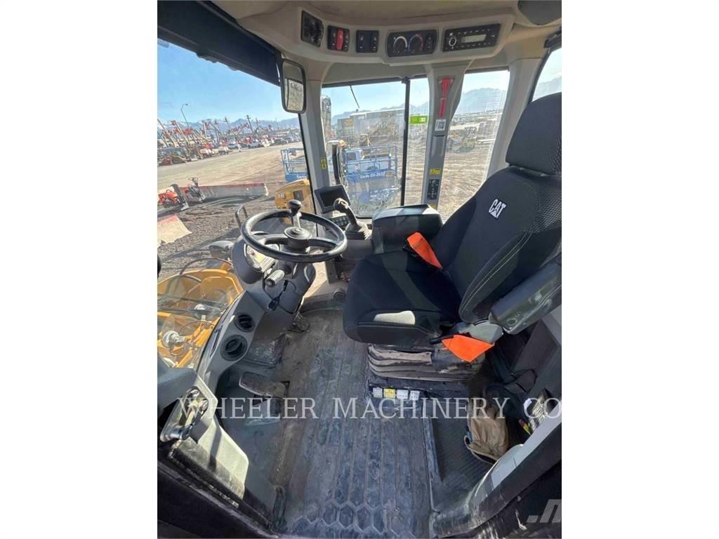 CAT 926M QC Колесни товарачи