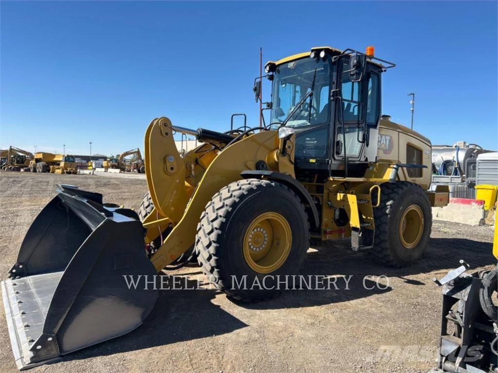 CAT 926M QC 3V Колесни товарачи