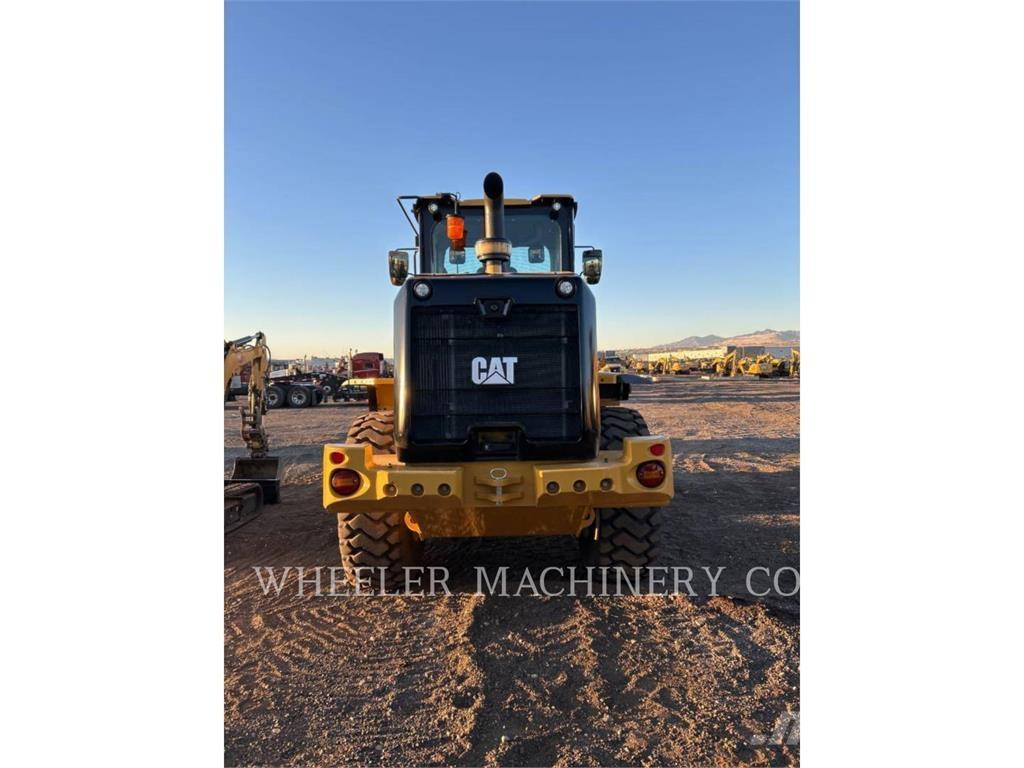CAT 926M QC 3V Колесни товарачи